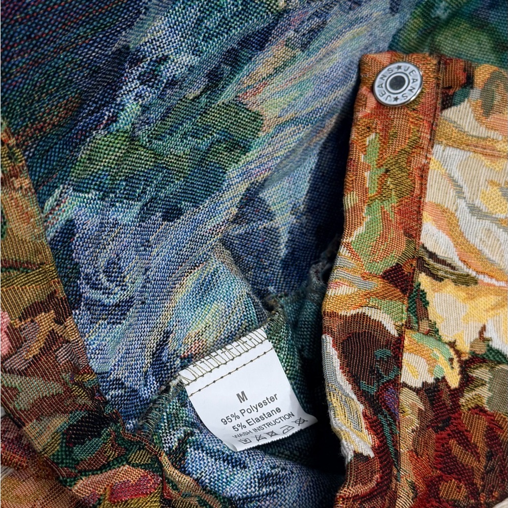 Floral Cropped Jacket - Picture 4 of 4